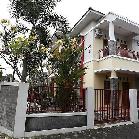 Reddoorz @ Jalan Damai Hotel Ngaglik Bagian luar foto