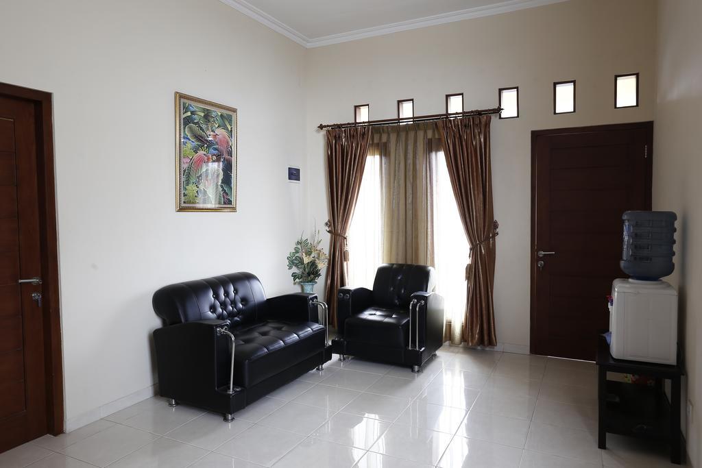 Reddoorz @ Jalan Damai Hotel Ngaglik Bagian luar foto